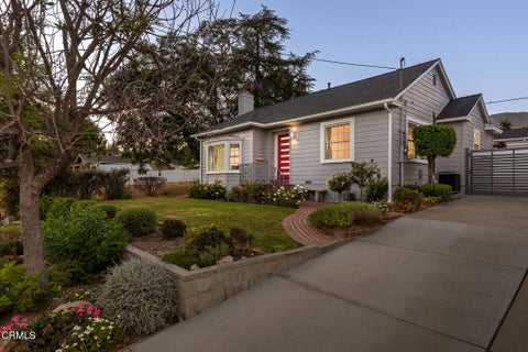 Photo of 3047 Hermosa Avenue, La Crescenta, CA 91214 (MLS # P1-28345)