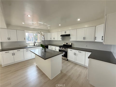 Photo of 564 W Macarthur AVE #3, San Pedro, CA 90731 (MLS # PV26122222)