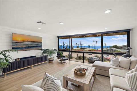 Photo of 20 Blue Lagoon, Laguna Beach, CA 92651 (MLS # LG25233951)