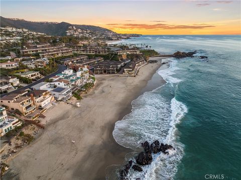 Photo of 20 Blue Lagoon, Laguna Beach, CA 92651 (MLS # LG25233951)