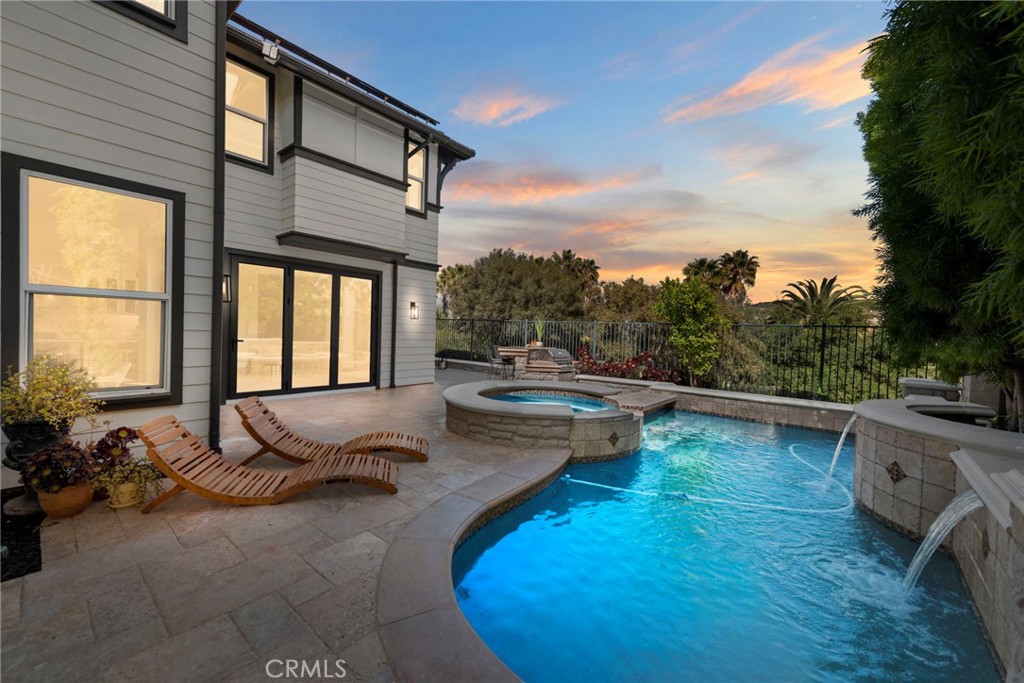 34 Vela Court