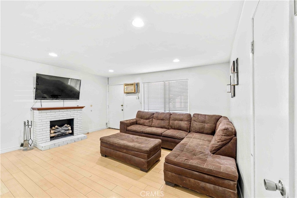 15351 Orange Ave 8