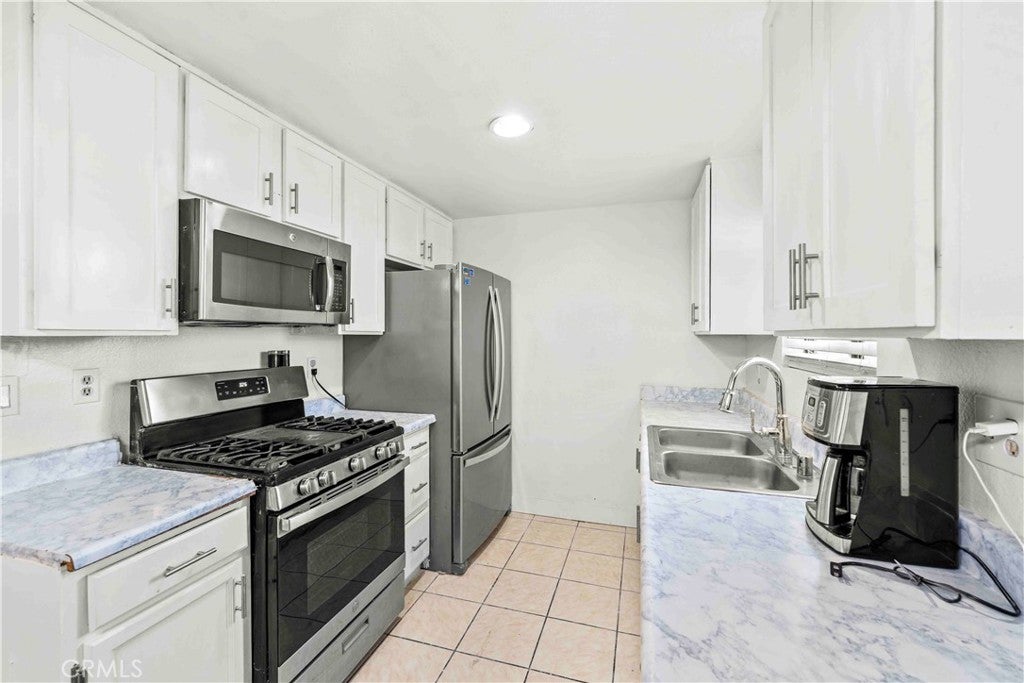 15351 Orange Ave 8