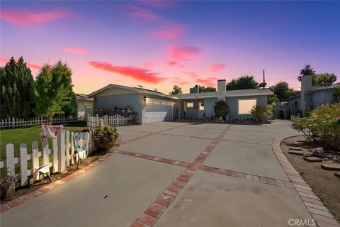 Photo of 20242 Gresham Street, Winnetka, CA 91306 (MLS # SR25241824)