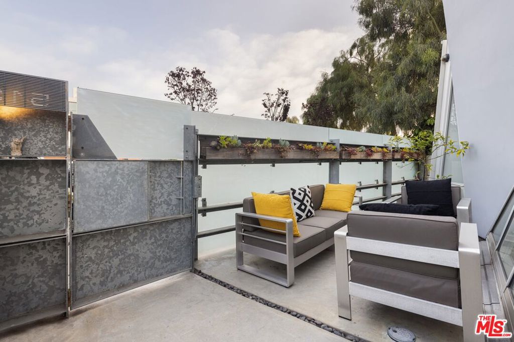 513 Grand Boulevard
