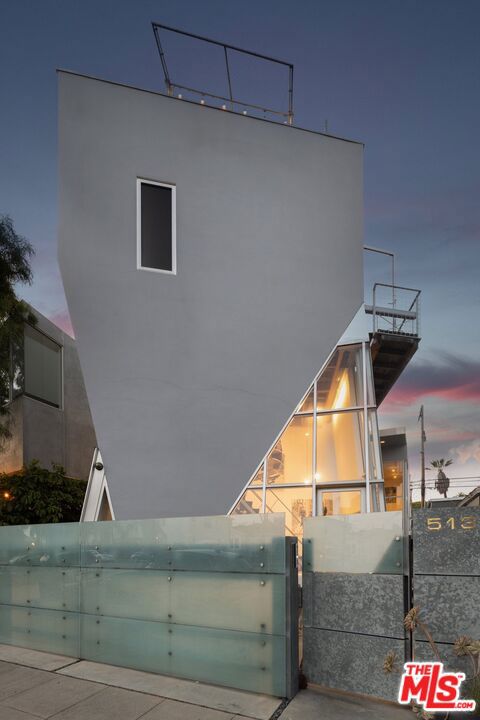 513 Grand Boulevard