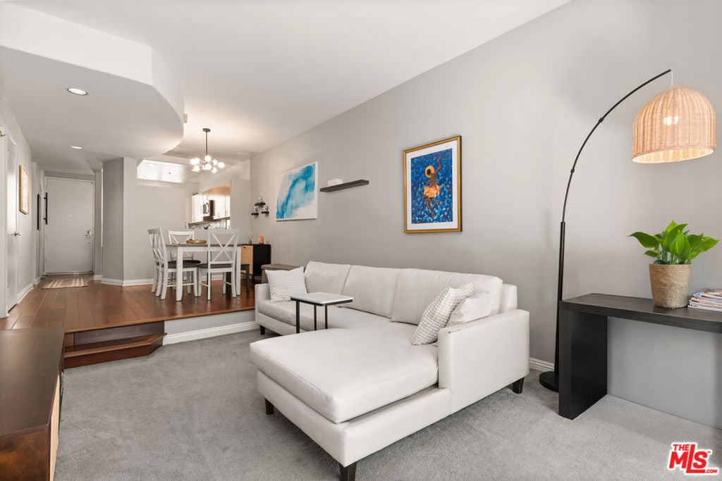 5350 Sepulveda Boulevard 7
