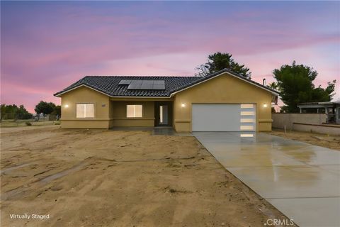 Photo of 18660 Juniper St, Hesperia, CA 92345 (MLS # HD26003281)