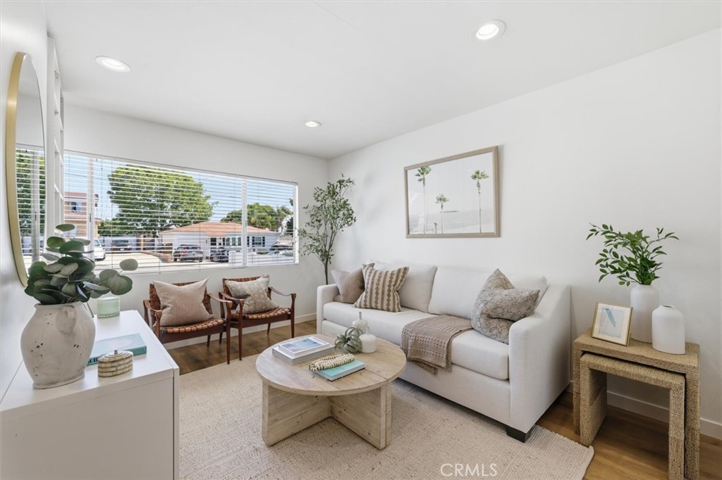 2418 Ives Lane