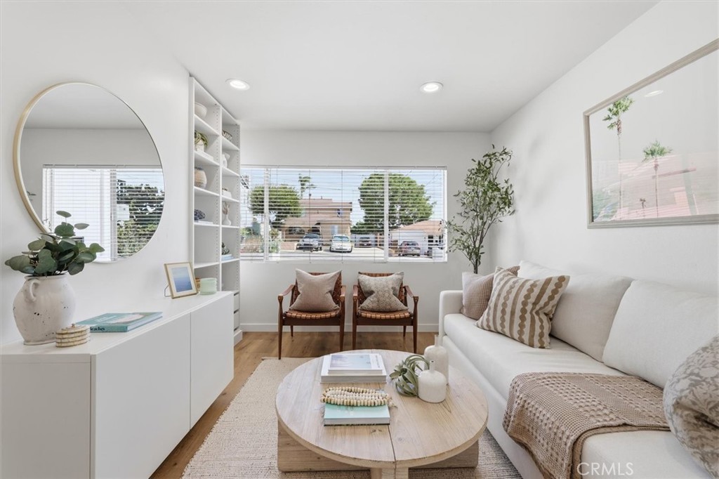 2418 Ives Lane