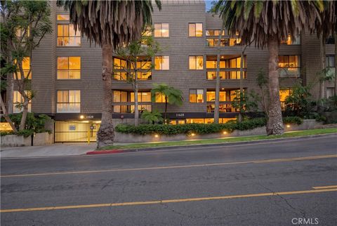 Photo of 11628 Montana AVE #207, Los Angeles, CA 90049 (MLS # SR26099193)