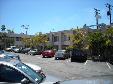 Photo of 2100 N Sepulveda Boulevard #19, Manhattan Beach, CA 90266 (MLS # SB25085394)