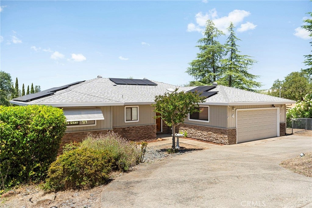 4 Oak Hill Dr