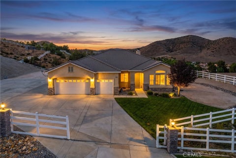 Photo of 34412 Desert RD, Acton, CA 93510 (MLS # SR26215994)