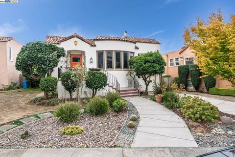 Photo of 345 Moncada Way Way, San Francisco, CA 94127 (MLS # 41113870)