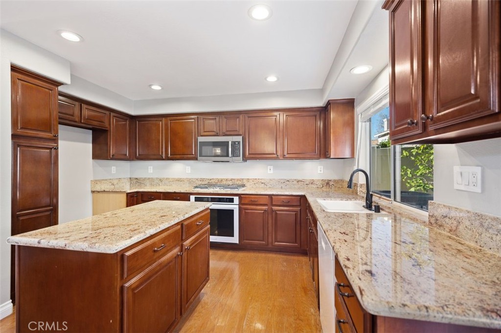 California Summit (CASU) - Residential Lease