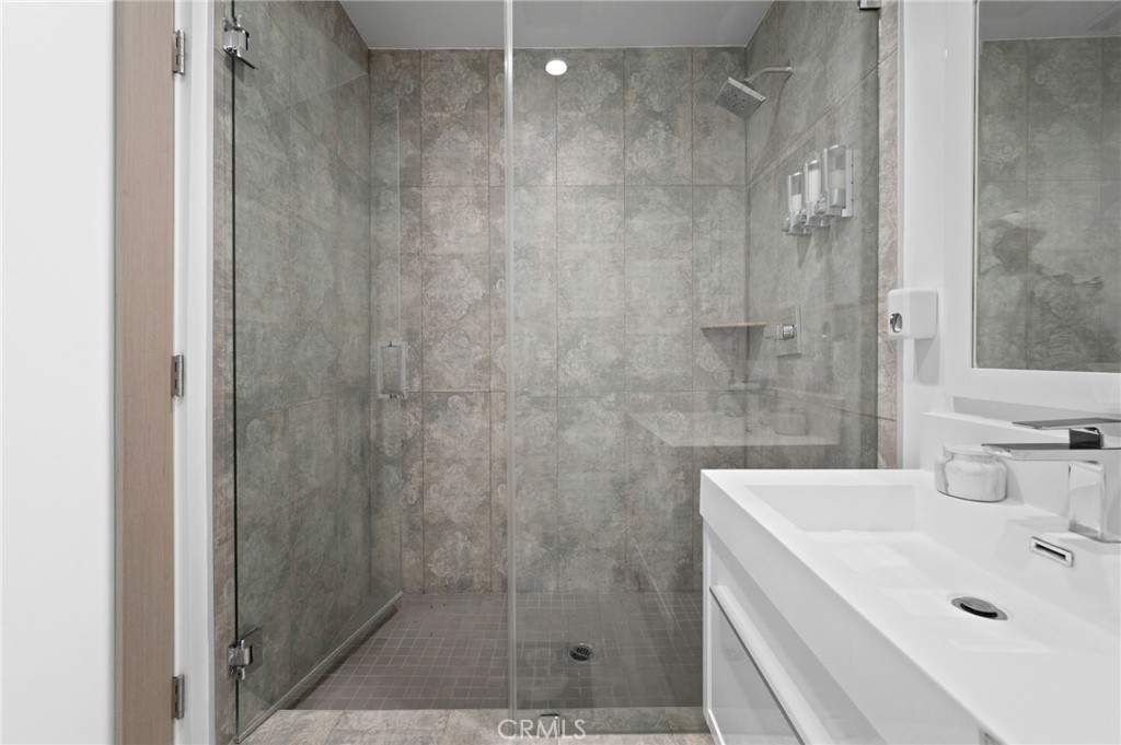 43 @ Racquet Club (33139) - Residential