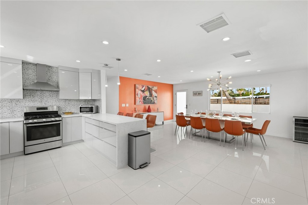 43 @ Racquet Club (33139) - Residential