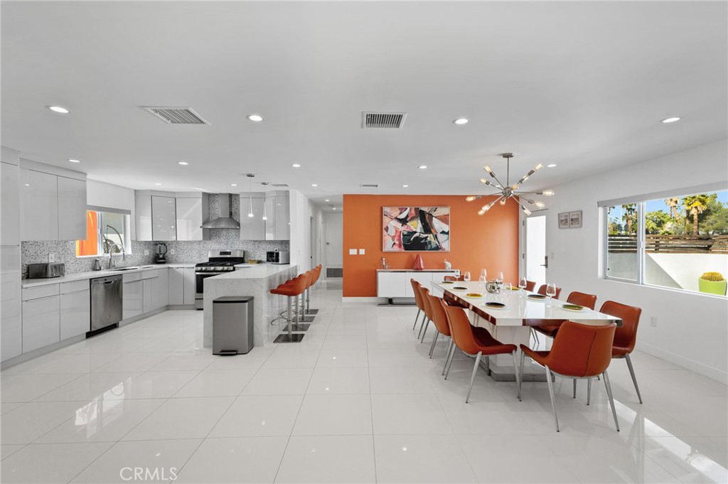 43 @ Racquet Club (33139) - Residential