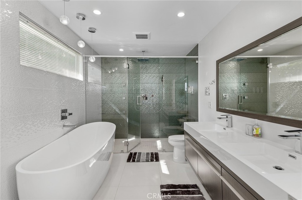 43 @ Racquet Club (33139) - Residential