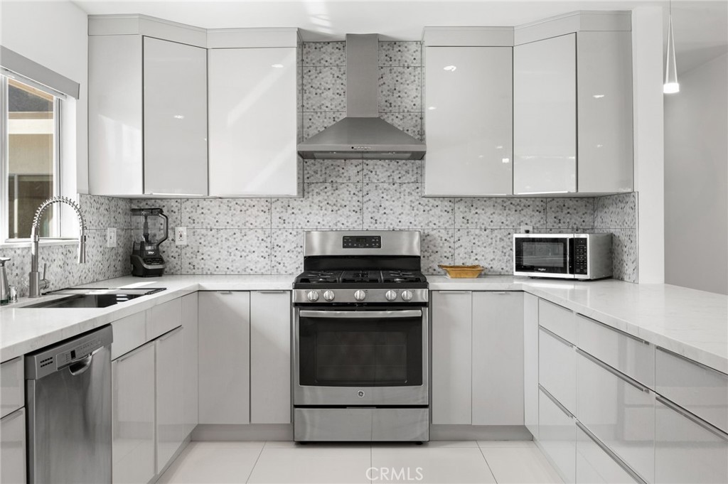 43 @ Racquet Club (33139) - Residential