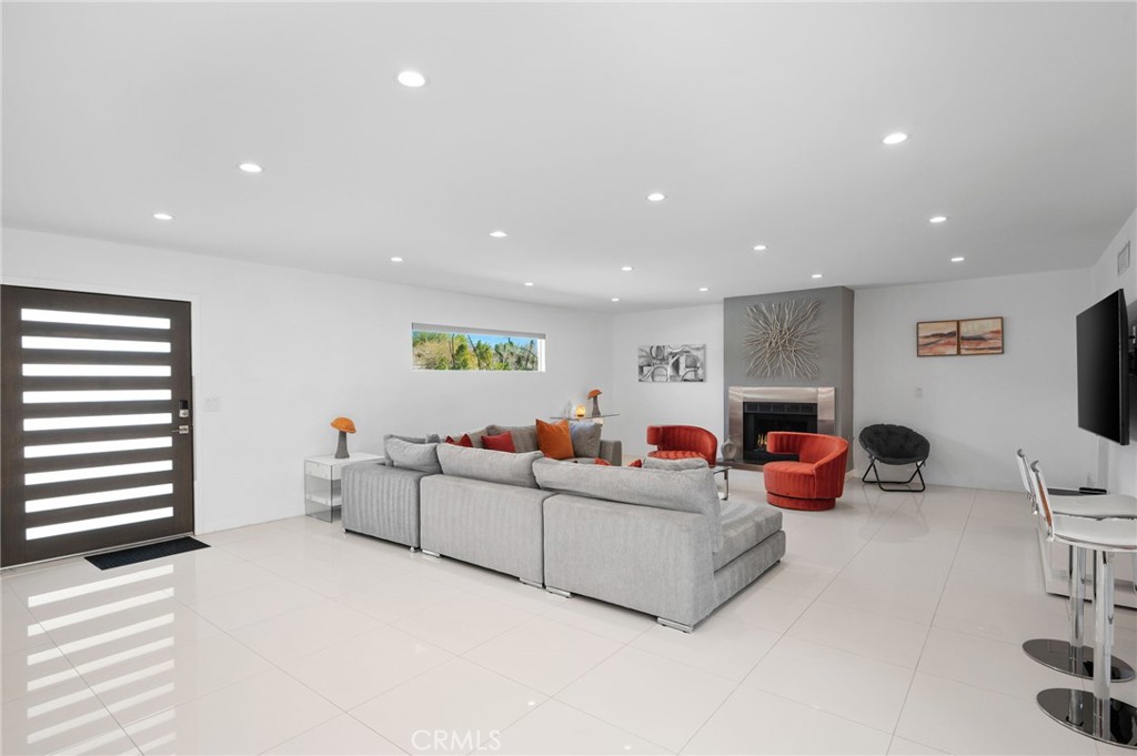 43 @ Racquet Club (33139) - Residential