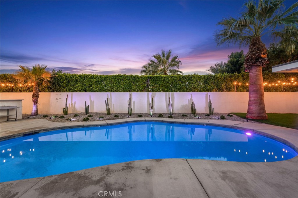 43 @ Racquet Club (33139) - Residential