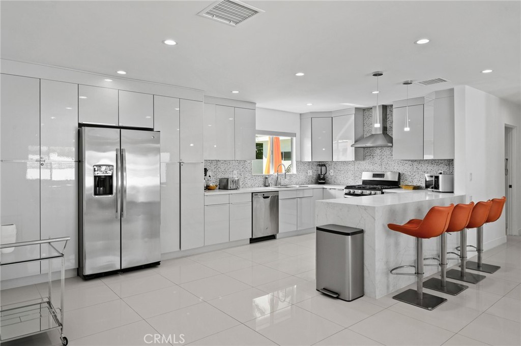 43 @ Racquet Club (33139) - Residential