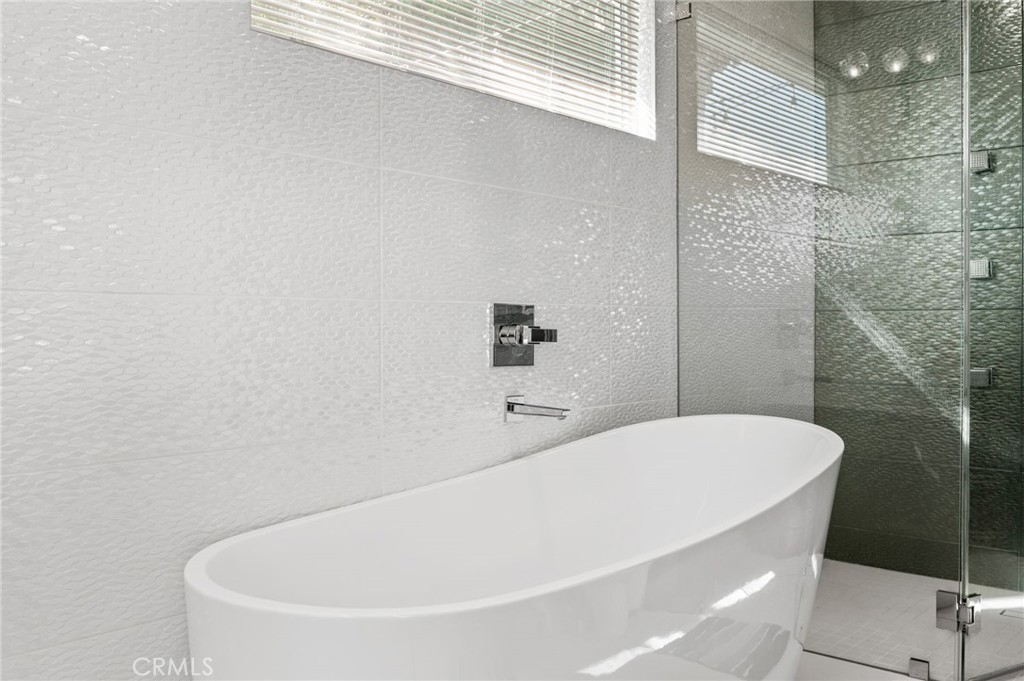 43 @ Racquet Club (33139) - Residential