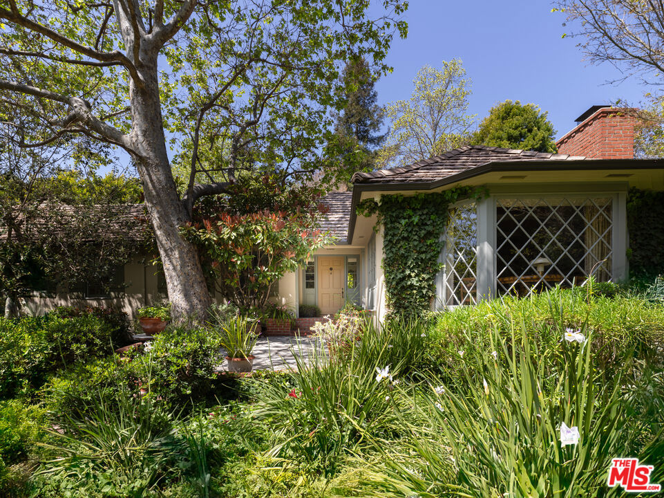 7666 Woodrow Wilson Drive