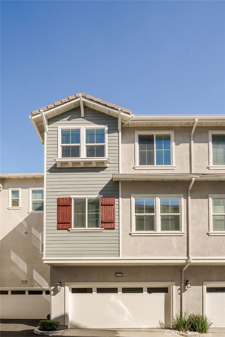 18381 Iris Lane