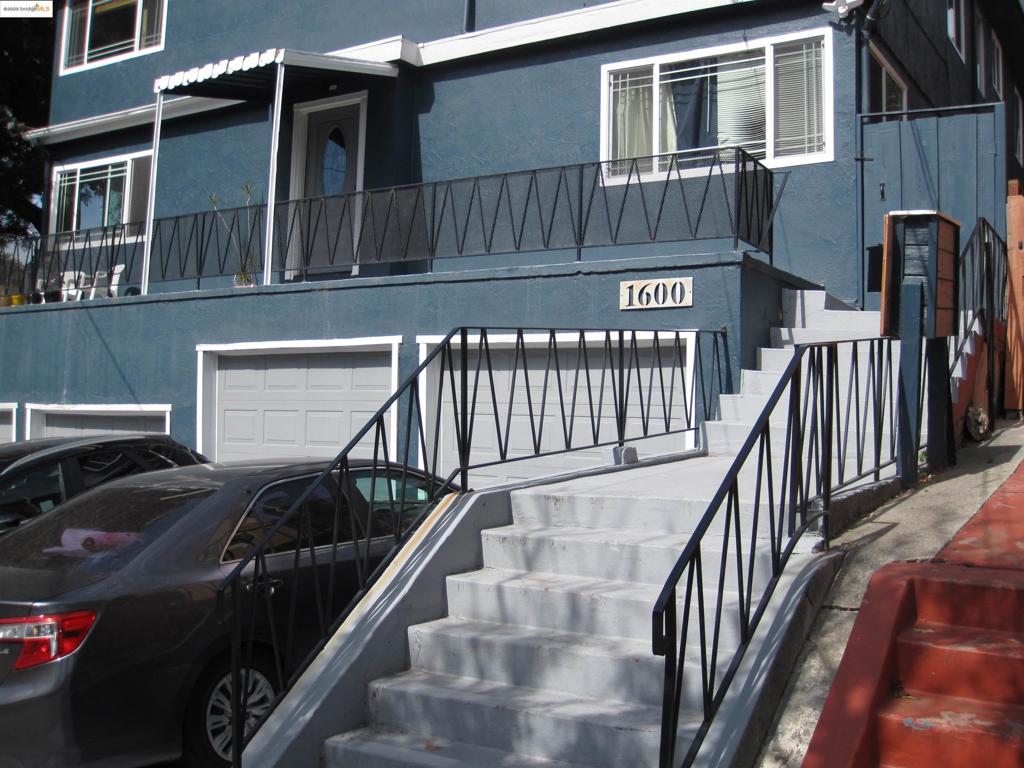 BELLA VISTA HILL - Residential Income