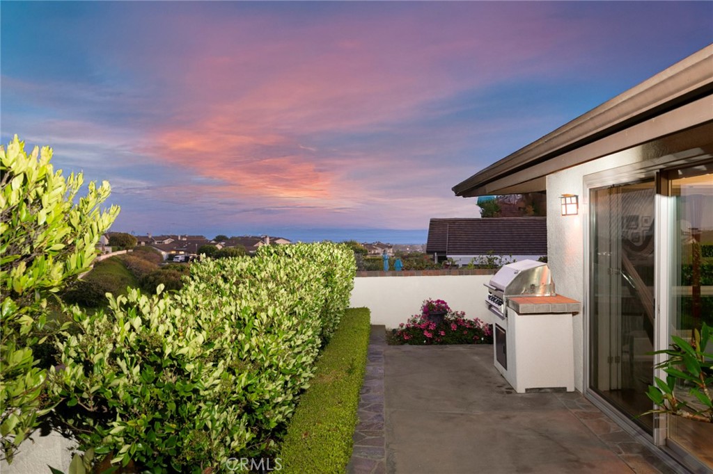 15 Skysail Drive