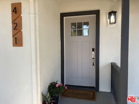 MLS: 26906579
