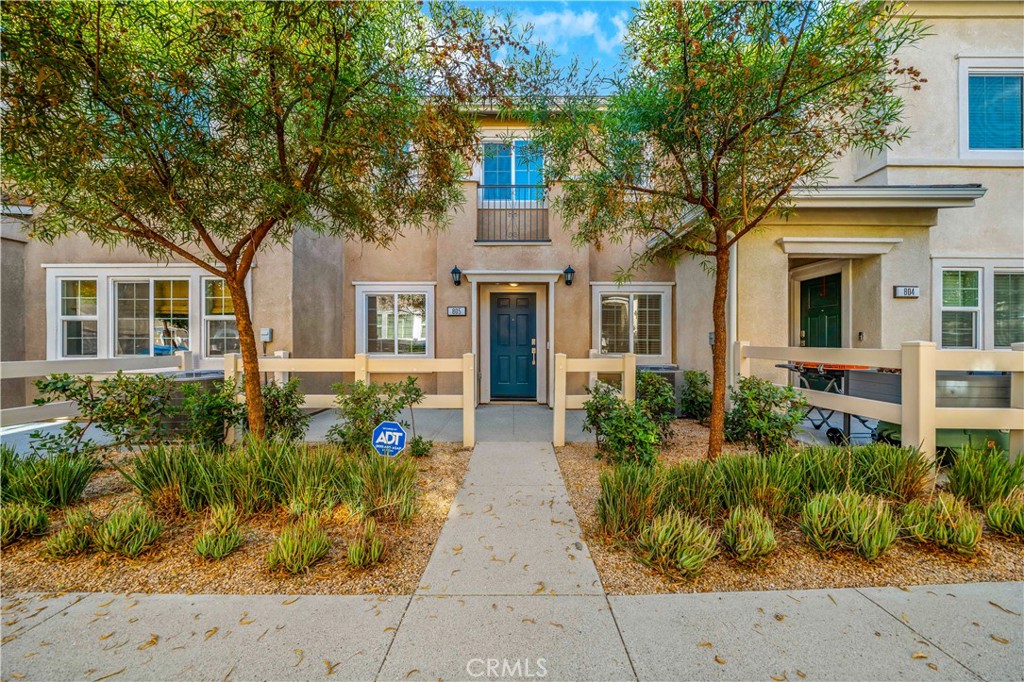 Welcome to your new home in the heart of Murrieta ! This fairly new condo is designed with today’s lifestyle in mind, offering modern finishes, luxury vinyl flooring, and plenty of natural light throughout.
Enjoy the convenience of a spacious two-car attached garage and the bonus of solar panels, helping you save on energy costs while living more sustainably.
Inside, the open-concept floor plan flows seamlessly from the living area to the stylish kitchen—perfect for both everyday living and entertaining. With its vacant, move-in ready condition, you can settle in right away.
Located in a thriving community with highly rated schools, this condo is a smart choice for a young family or busy professional looking for a low-maintenance lifestyle in a great city.
Don’t miss the opportunity to own a beautiful, energy-efficient condo in Murrieta !