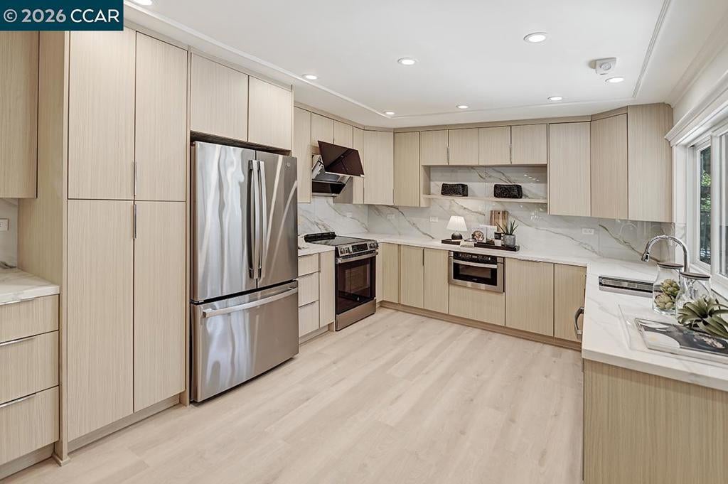 1140 Fairlawn Ct 2