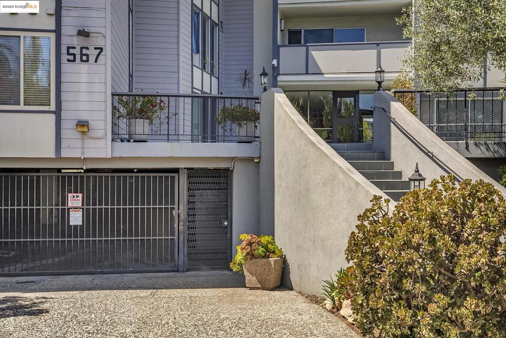 567 Oakland Ave. 101