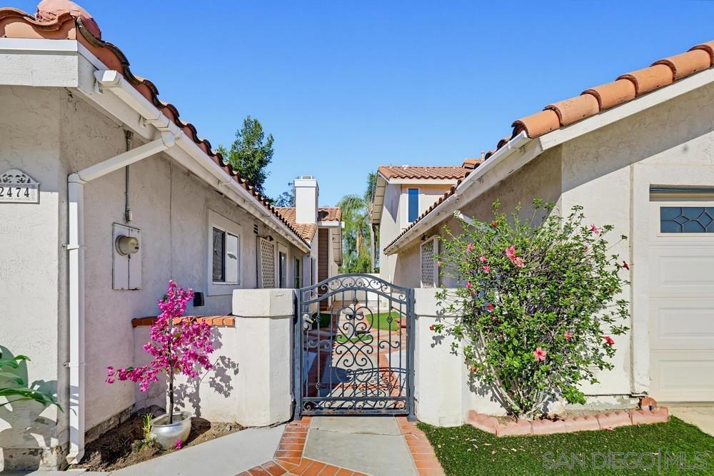 2474 Royal Saint James