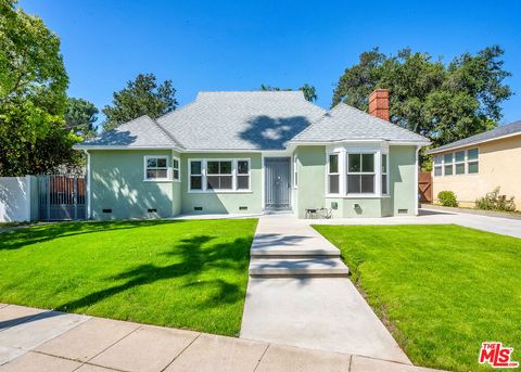 Photo of 1091 Palm Terrace, Pasadena, CA 91104 (MLS # 26670323)