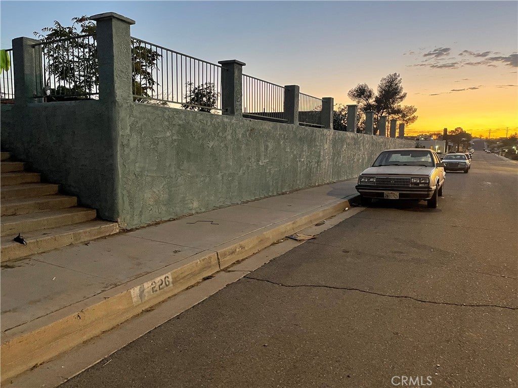 226 E Fredricks Street