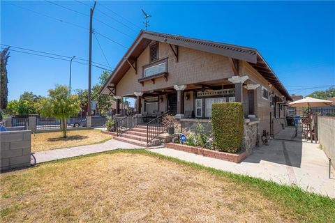 Photo of 2289 W 29th Place, Los Angeles, CA 90018 (MLS # SB25153246)