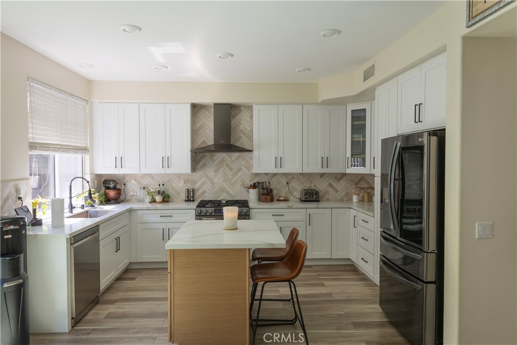 817 N Temescal