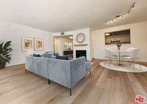 Tiny photo for 832 3rd Street #301, Santa Monica, CA 90403 (MLS # 26841043)