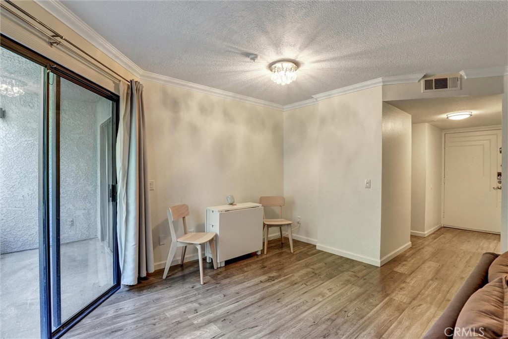 550 Orange Ave 212