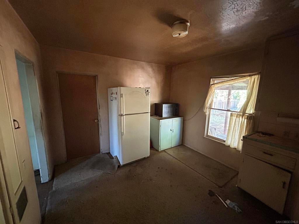 1119 S Juniper