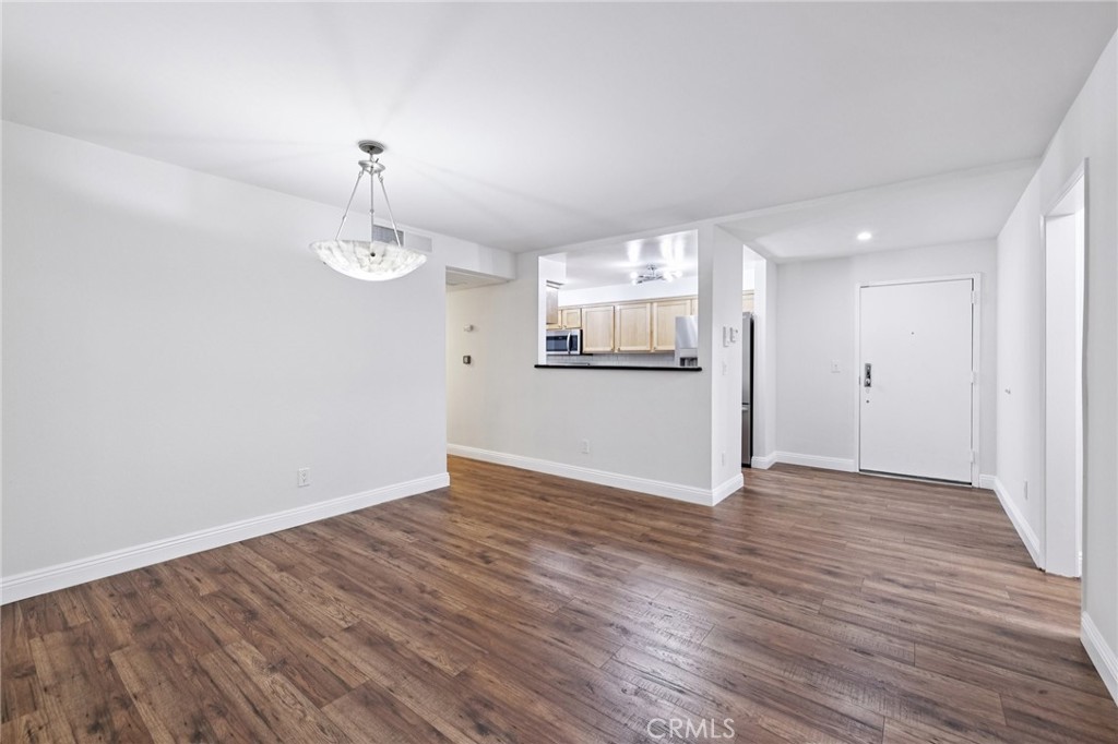 1639 Camden Avenue 101