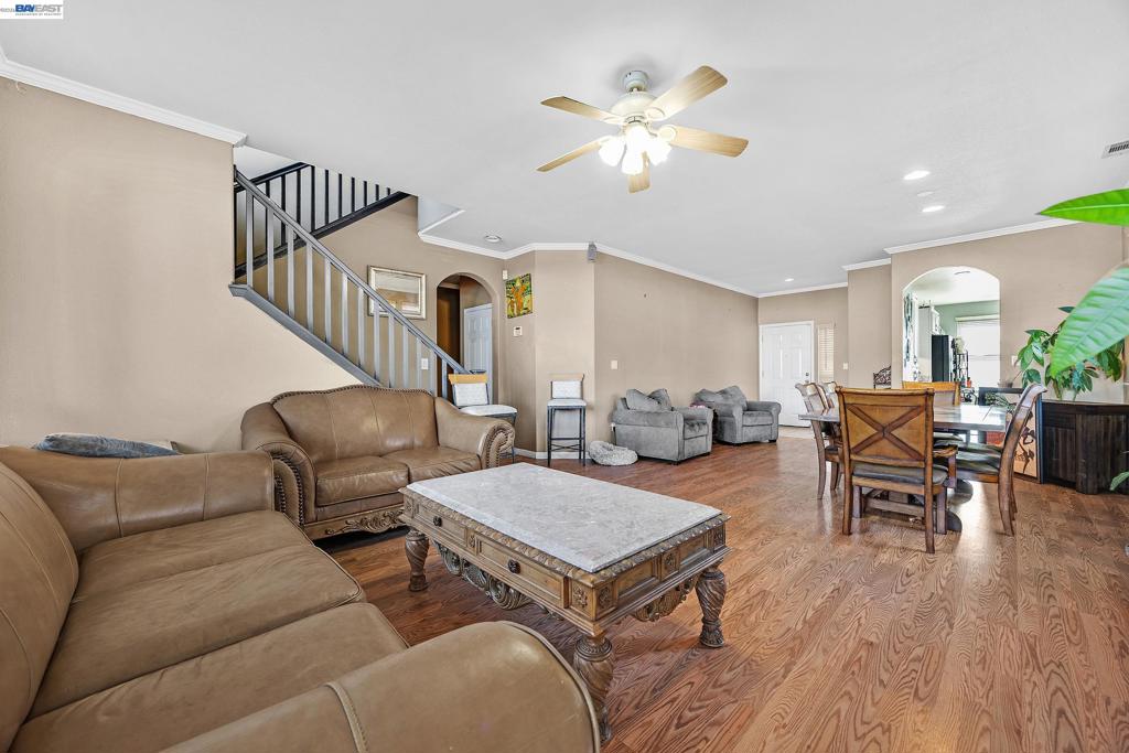 11 Fallen Leaf Ct
