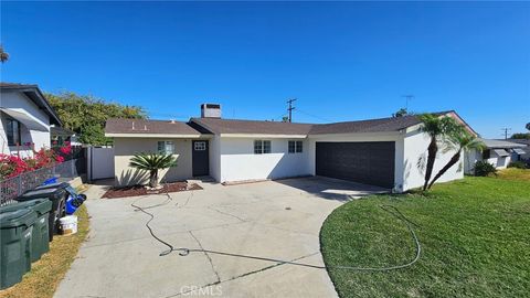 Photo of 1041 N Alice Ave, Rialto, CA 92376 (MLS # CV25248281) Photo of 1041 N Alice Ave, Rialto, CA 92376 (MLS # CV25248281)