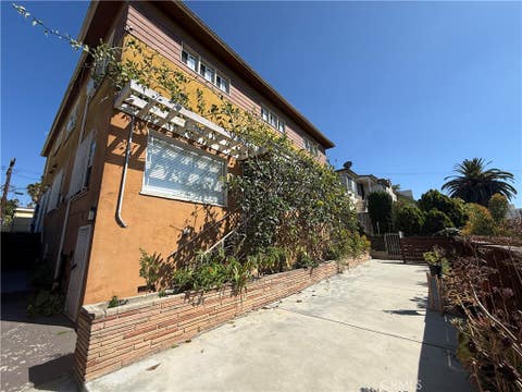 Photo of 200 S Lake ST, Los Angeles, CA 90057 (MLS # SB26156245)