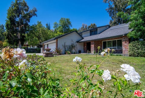Photo of 3525 Eddingham Avenue, Calabasas, CA 91302 (MLS # 26844875)